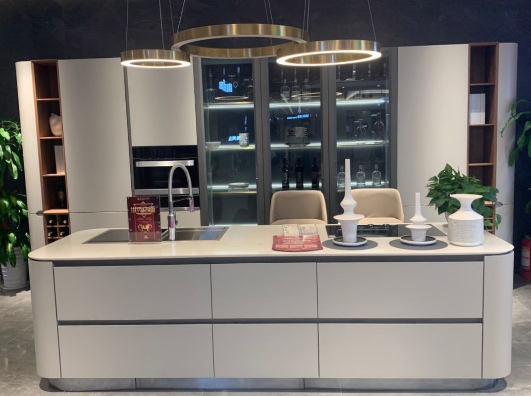 Armários de móveis de cozinha de cor de chapa personalizada com deslizamento de gaveta e design moderno