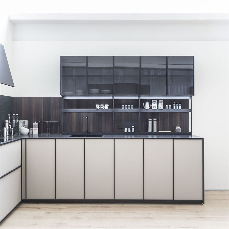 Armário de cozinha modular YALIG de estilo italiano com acessórios Blum Hardware e Toe Kick