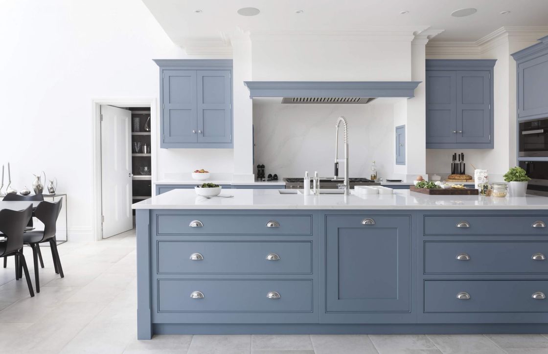 Armário de parede de cozinha de estilo europeu de tamanho personalizado com design moderno e garantido