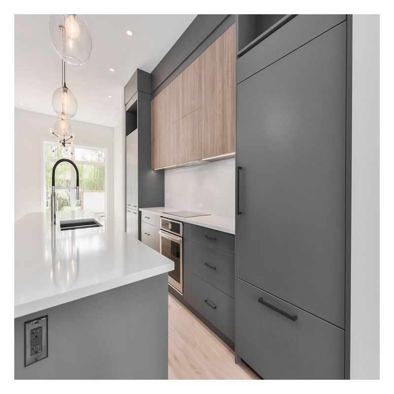 Armário de cozinha equipado com um design e acessórios modernos