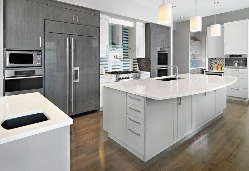 Moderno design brilhante gabinete de cozinha conjunto feito com madeira maciça e Toe Kick Acessórios