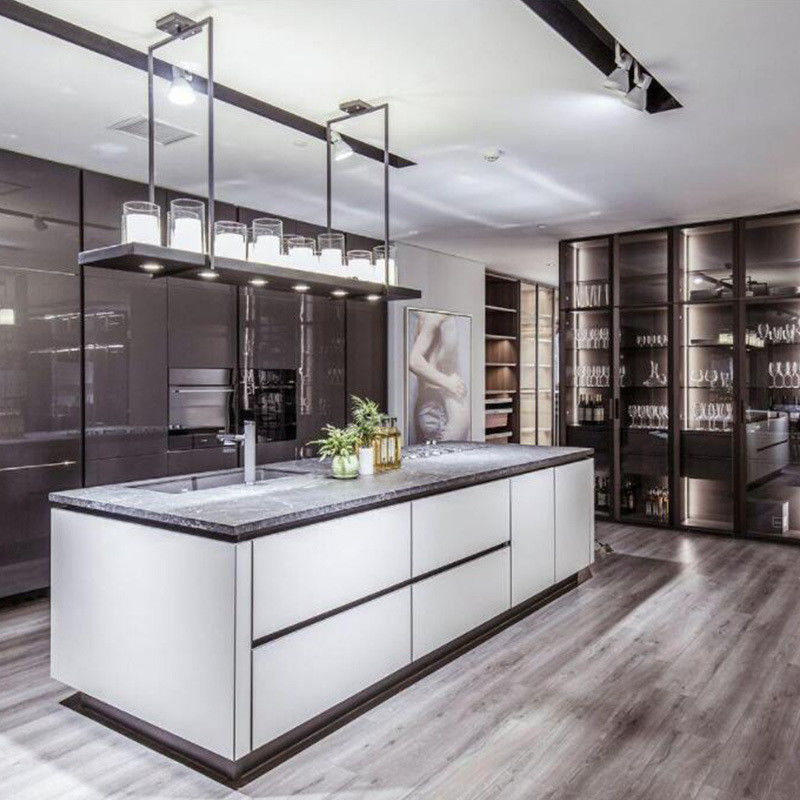 Armários de cozinha de madeira inteligente Mobiliário italiano para villas e apartamentos