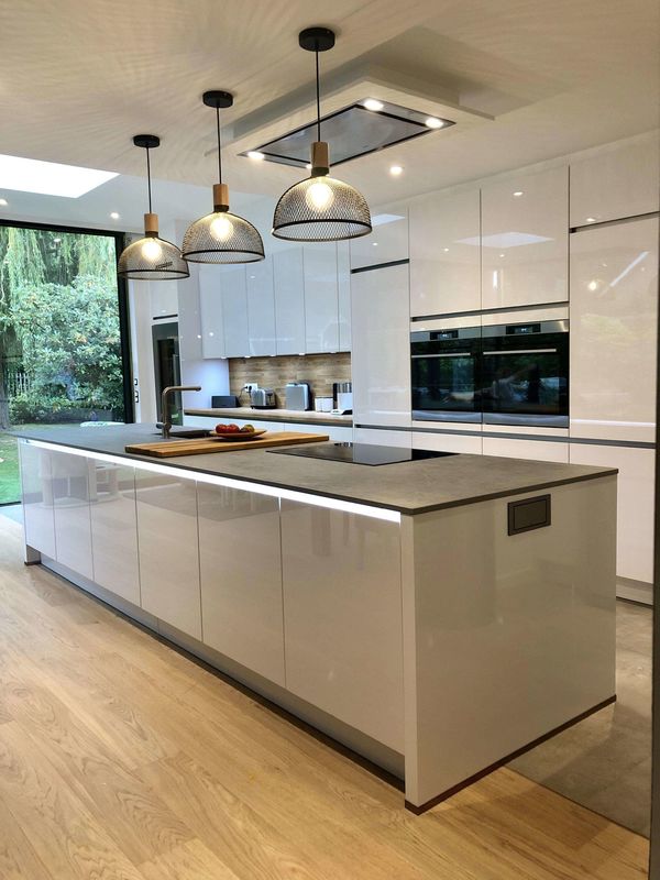 Blum Hardware Modern Design Light Box Gabinete de cozinha para design de cozinha pequena colorida