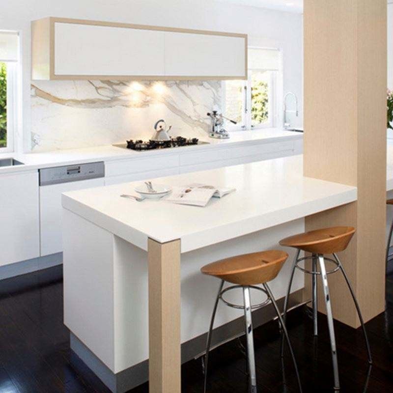 Conjunto de gabinetes de cozinha de PVC de cor branca personalizado para design moderno no mercado