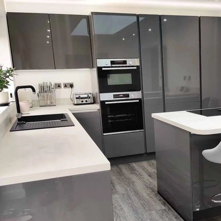 Finitura de borracha superior e acabamento de laca inferior gabinete de parede de cozinha para cozinha moderna