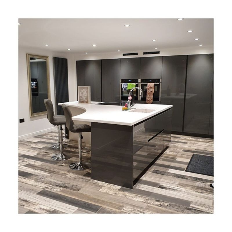 Armários de cozinha de PVC preto acabado com revestimento com design moderno e cor personalizada
