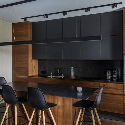 Blum Hardware Kitchen Island Armário de despensa com painel de porta de madeira maciça em design preto