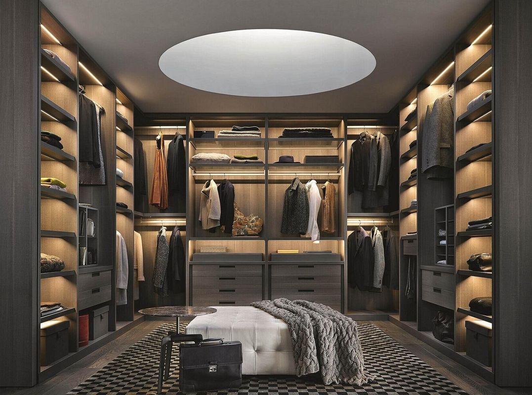Estilo de design contemporâneo caminhada no armário guarda-roupa com tamanho personalizado e madeira