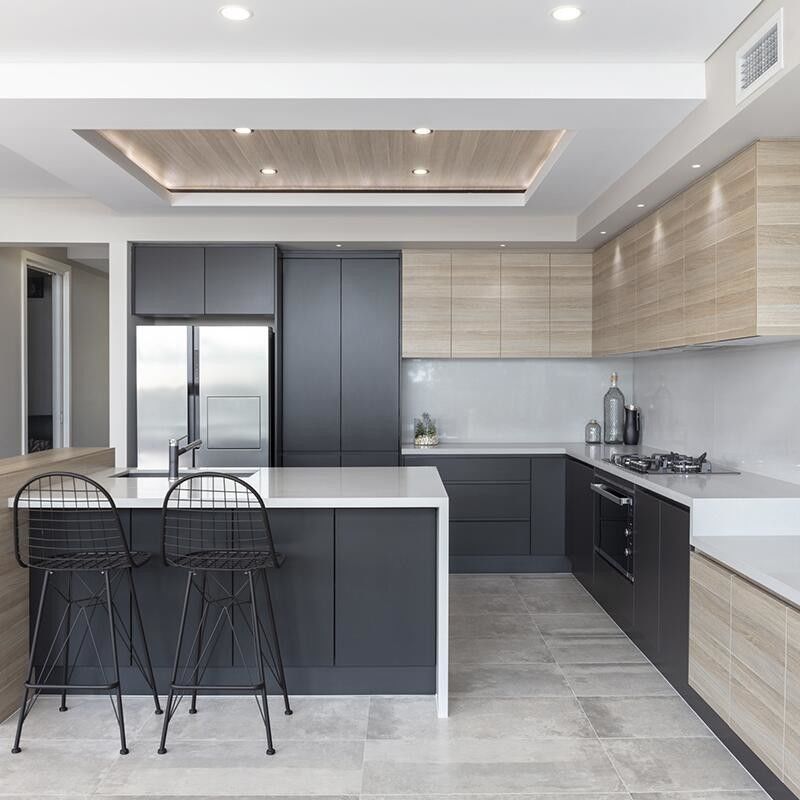 2024 Design Mobiliário de cozinha de madeira moderno em forma de L para uma cozinha de villa contemporânea