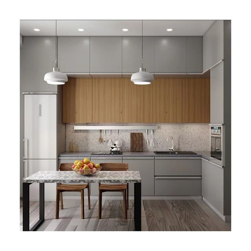 Armários de armazenamento Blum sem mangueiras cinza claro para design de móveis de cozinha modernos