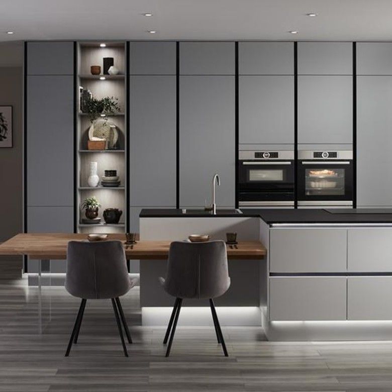 Mobiliário de cozinha moderno com hardware Blum e design de madeira de cor de folheado personalizado