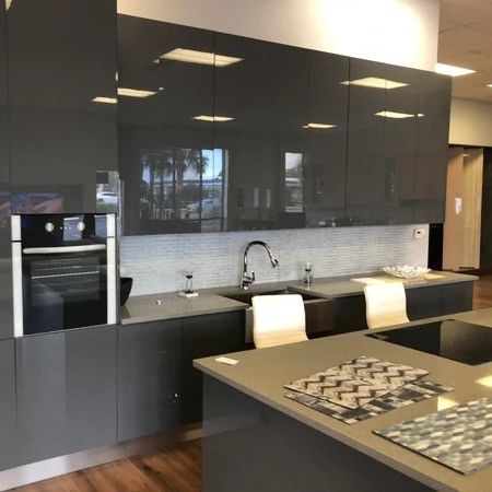 Cabine de cozinha em PVC preto com cor de chapa personalizada