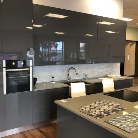 Design de porta de laca moderna da YALIG para armários de cozinha de madeira à prova de água e fogo