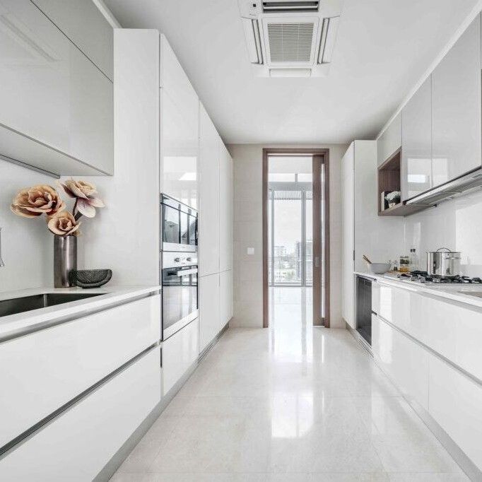 YALIG Armário de cozinha de laca de alto brilho moderno personalizado para armazenamento de prateleira de estante de cozinha