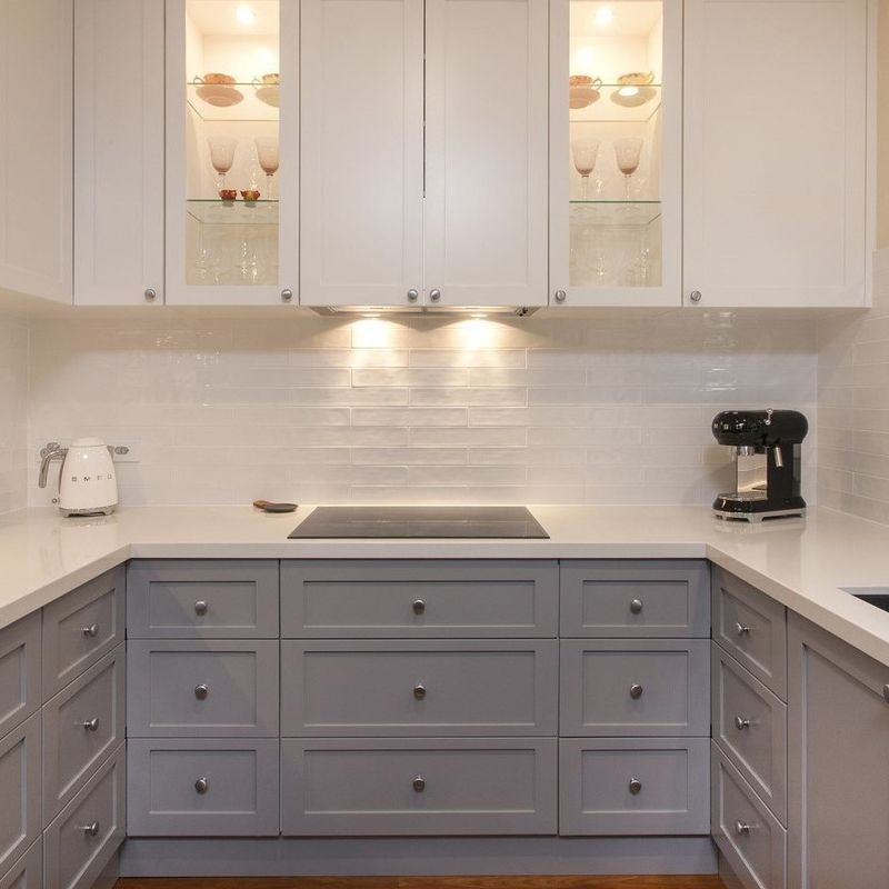 Armários de cozinha modulares de fácil limpeza com tamanho personalizado e carcaça de compensado