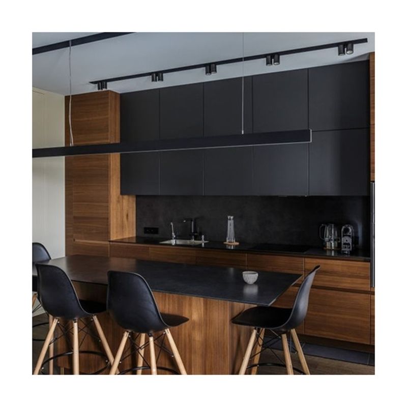 Armários de quarto inteligentes Armário de cozinha moderno e forno em preto fosco para clientes finais