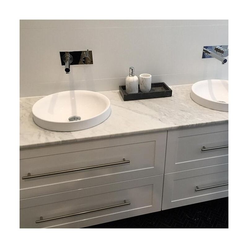 Desenhos personalizados 42 polegadas White Shaker Banheiro Vanity LED Espelho e Gabinete Combo
