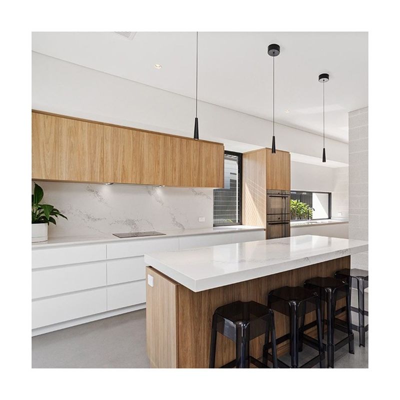 Blum Hardware Armário de cozinha de chapa de polímero de estilo europeu configurado altamente para necessidades OEM / ODM