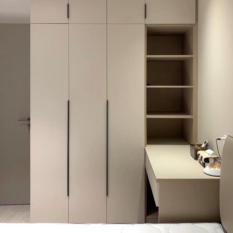 Guarda-roupa de 3 portas de estilo moderno com mesa de vestiário de espelho YALIG Made Custom Made Solid Wood