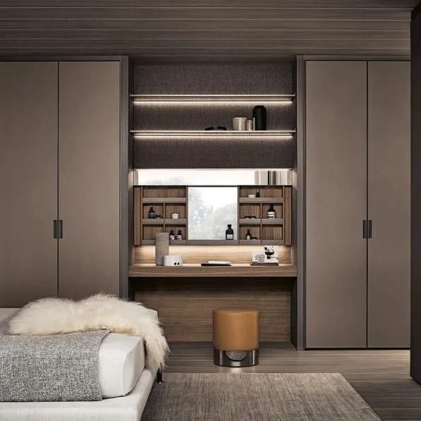 Sala de dormir de estilo moderno de madeira com 8 portas deslizantes e desenho de espelho