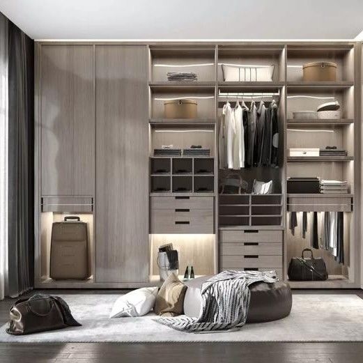 Organize seu quarto com estilo com um armário de madeira contemporâneo