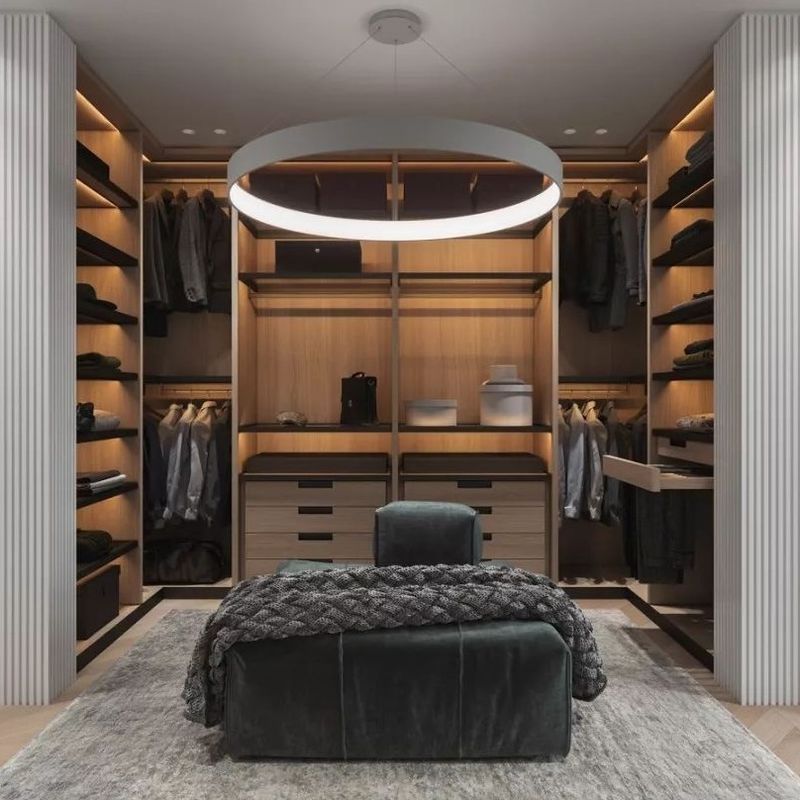Grande caminhada de madeira em guarda-roupa para apartamento moderno 2D / 3D e design de ponta