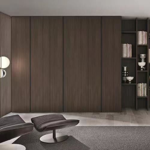 Minima manutenção Porta balançante de melamina de cor de madeira moderna Guarda-roupa de quarto para villa